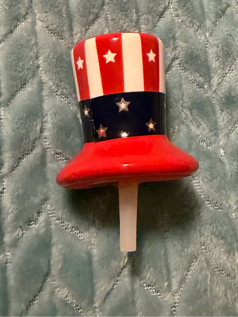 Nora Fleming mini PREOWNED 
A53 Retired Patriotic Uncle Sam's Hat ~"Home o